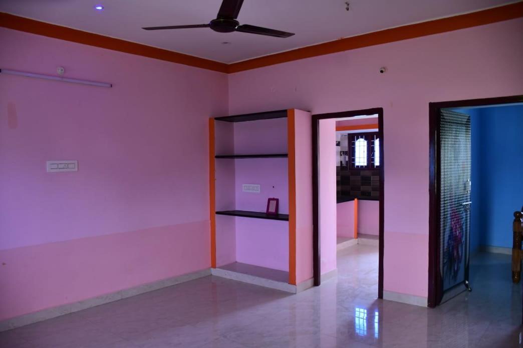 Apartmán Ramana Maharshi Gaestehaus Tiruvannāmalai Exteriér fotografie